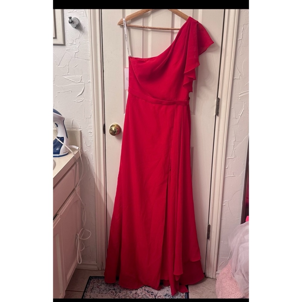 Elegant One-Shoulder Red Dress